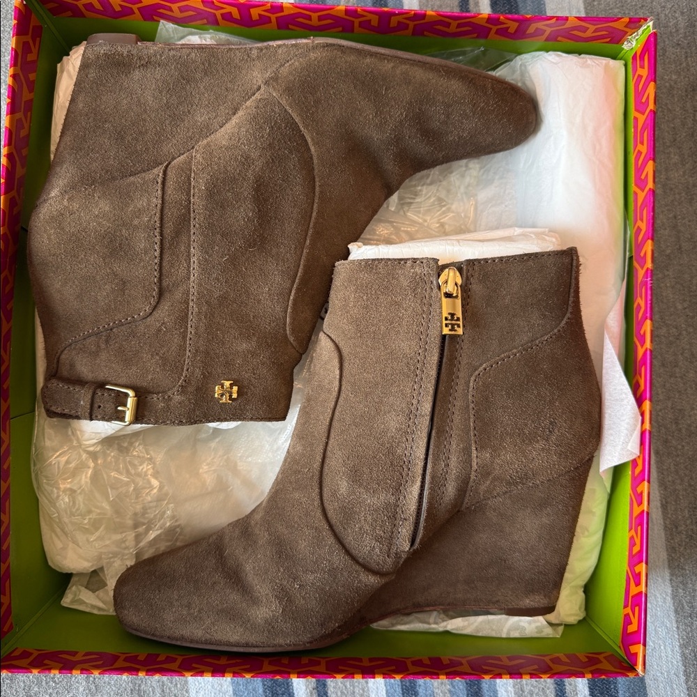 Tory Burch Milan 85mm wedge bootie- split suede in grey women’s size 9.5